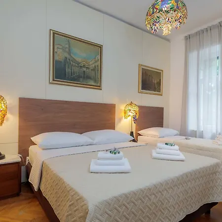 Plr-royal Luxury Apartament *